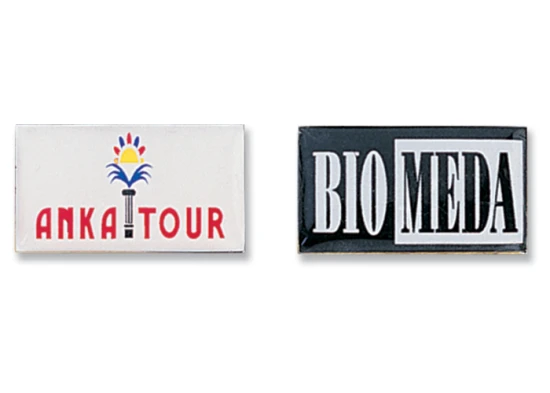 Rectangle pin | Metal | 26x14x10 mm | Butterfly closure | Gold satin