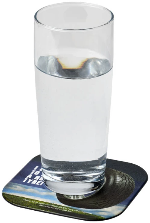 Vierkante onderzetter | Gerecycled bandenmateriaal, papier en kunststof | 9,5x9,5cm | Duurzaam | zwart