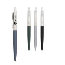 Penna a sfera | Con finiture cromate | Metallo