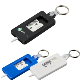 Tire tread check | Recycled plastic & metal |  6,9 cm x 2,9 cm | With keychain