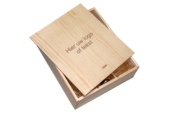 Wine box | Wood | 34 x 29.7 x 9.5cm | Sliding lid | 3 compartments | Made in Europe | Wood