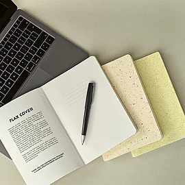 A5 notebook | Flax cover and recycled paper 80 g/m² | 196 dotted pages | Soft cover