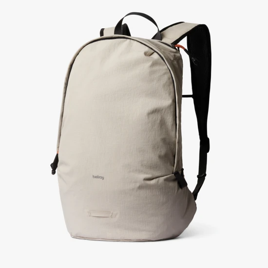 Bellroy lite daypack | rPET | 20L | Bottle compartment | Lightweight |High quality | beige