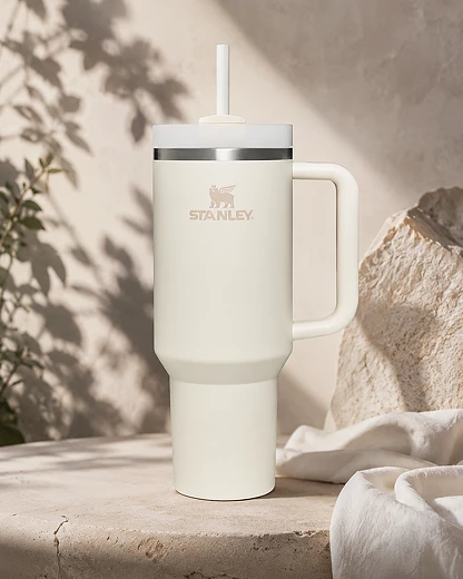 Gourde Stanley personnalisée avec logo pour commande professionnelle