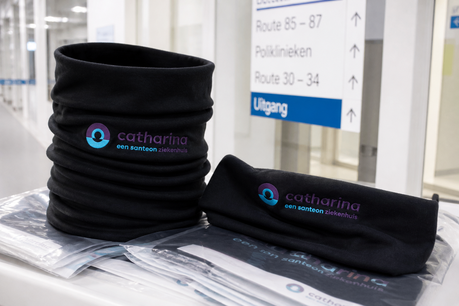Bedrukte nekwarmers voor Catharina Ziekenhuis
