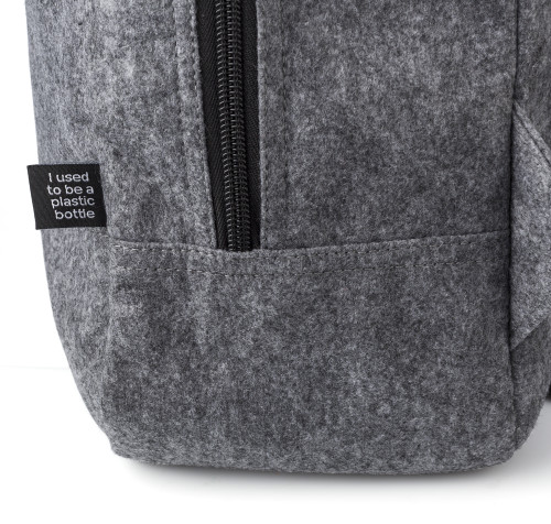 Felt backpack | Rpet and polyester | One size | One large compartment with zipper | dark grey Felt backpack | Rpet and polyester | One size | One large compartment with zipper | dark grey