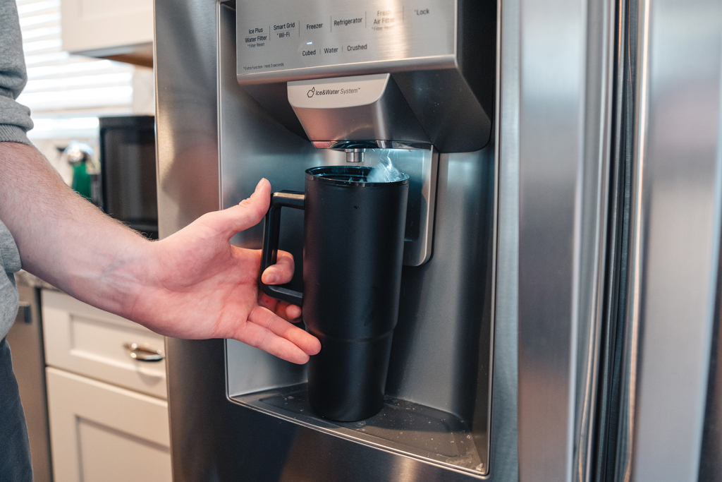 Gobelet avec poignée | PP recyclé | 900ml | Avec paille | Durable | noir Gobelet avec poignée | PP recyclé | 900ml | Avec paille | Durable | noir