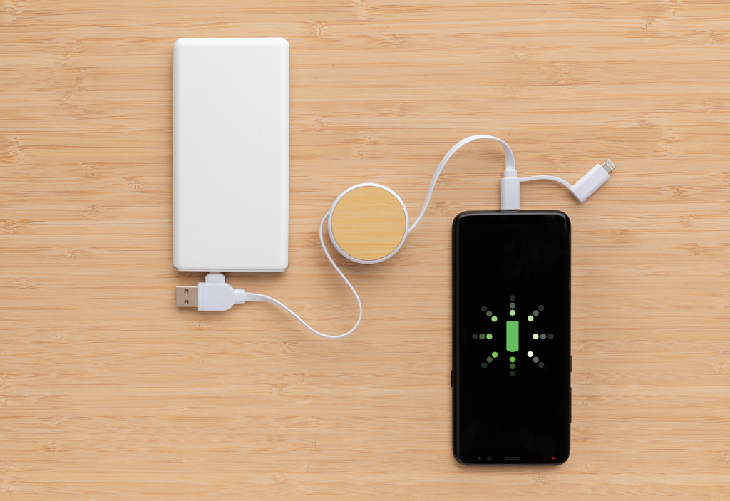 Einziehbares Kabel | Recyceltes Plastik & Bambus | 6-in-1 | weiß