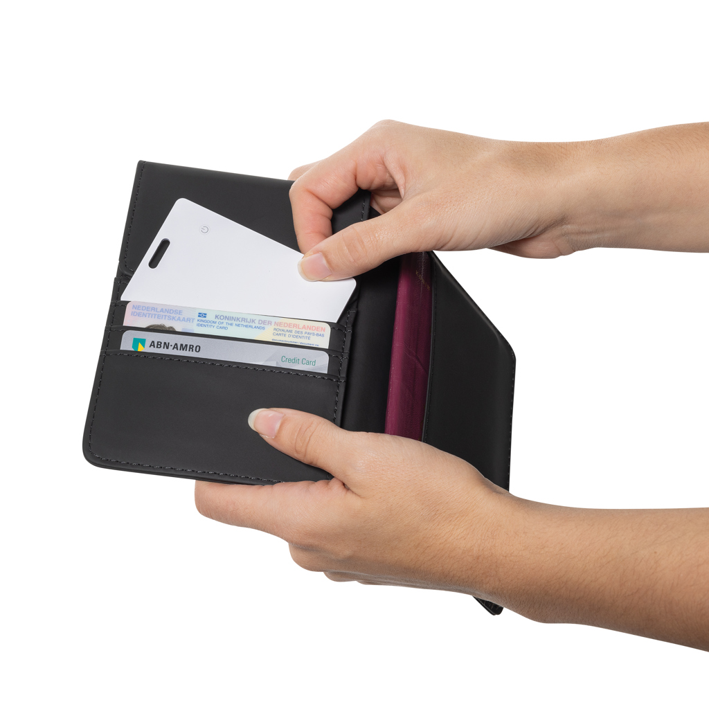 Findit Dual | rPlastic | Card localizzatrice ultrasottile | Ricaricabile | white