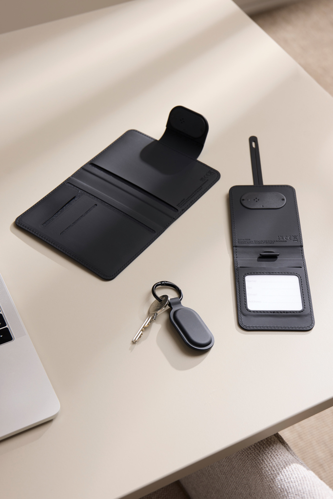 Schlüsselanhänger mit Gegenstandsfinder | RCS-zertifiziertes recyceltes ABS mit PU-Beschichtung | Apple Find My & Android Find Hub | Bluetooth 5.2 | 75–85 dB | Schwarz
