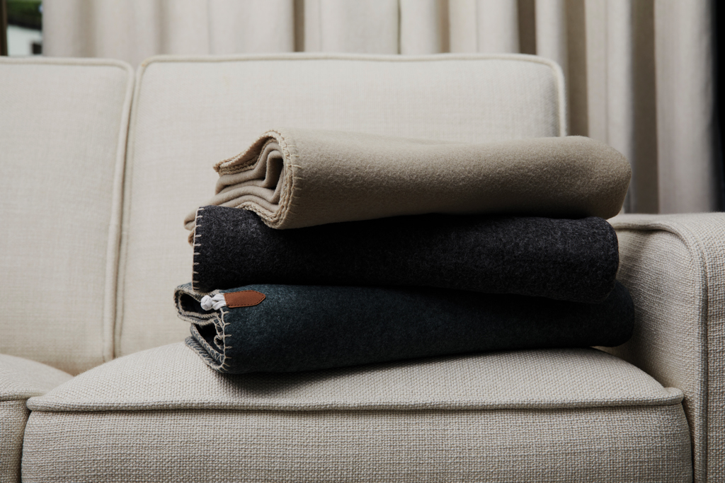 Blanket | RP 190g/m² | 0,5x130x170cm | Transform in a poncho | brown