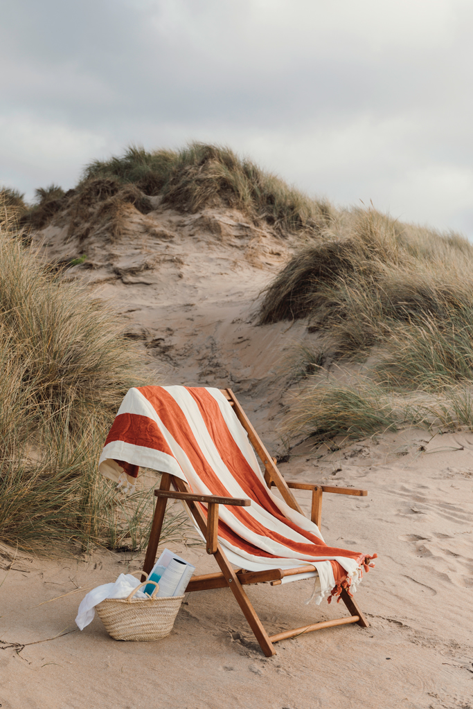 VINGA Valmer strand handdoek rood & wit