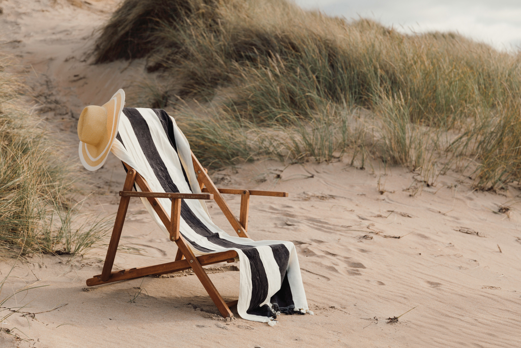 Strandlaken | Biologisch katoen 450 g/m² | 180x80 cm | Met franjes aan de korte zijden | Premium | zwart;wit Strandlaken | Biologisch katoen 450 g/m² | 180x80 cm | Met franjes aan de korte zijden | Premium | zwart;wit