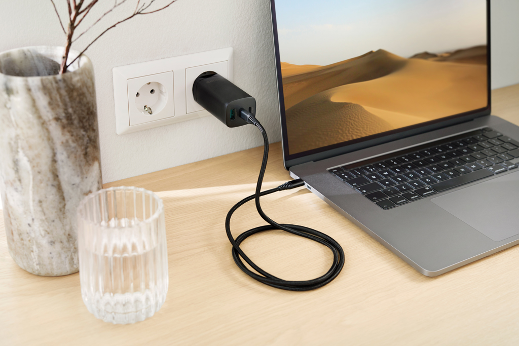 USB wall charger | Philips | ABS | 65W | 3-port USB | black