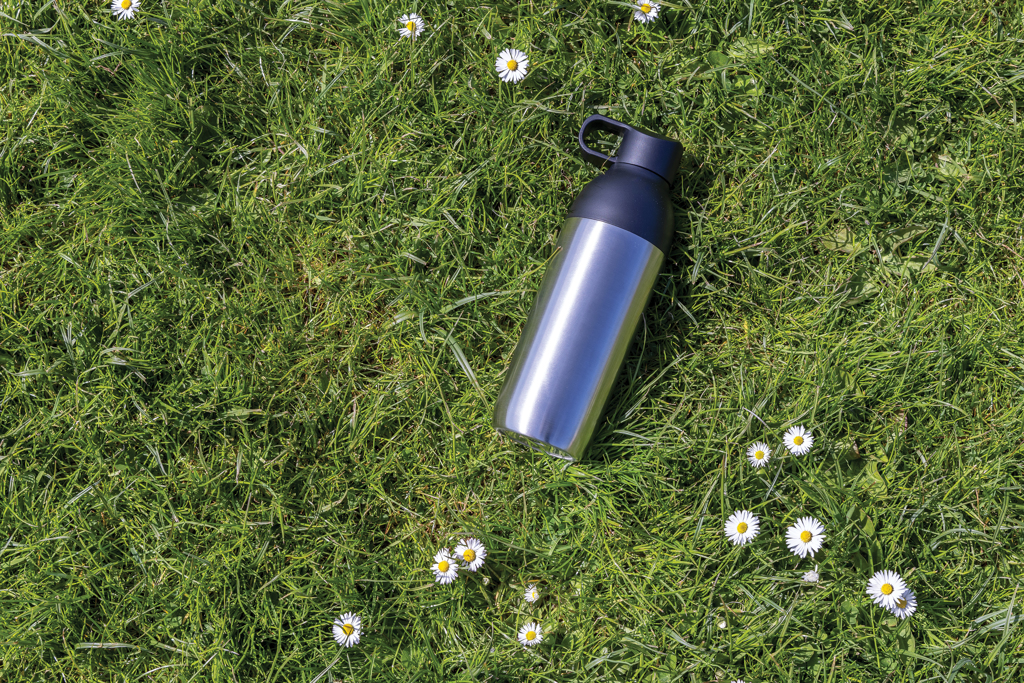 Thermoflasche | Recycelter Edelstahl | 540 ml | Hält warm bis zu 5 Stunden | silber Thermoflasche | Recycelter Edelstahl | 540 ml | Hält warm bis zu 5 Stunden | silber