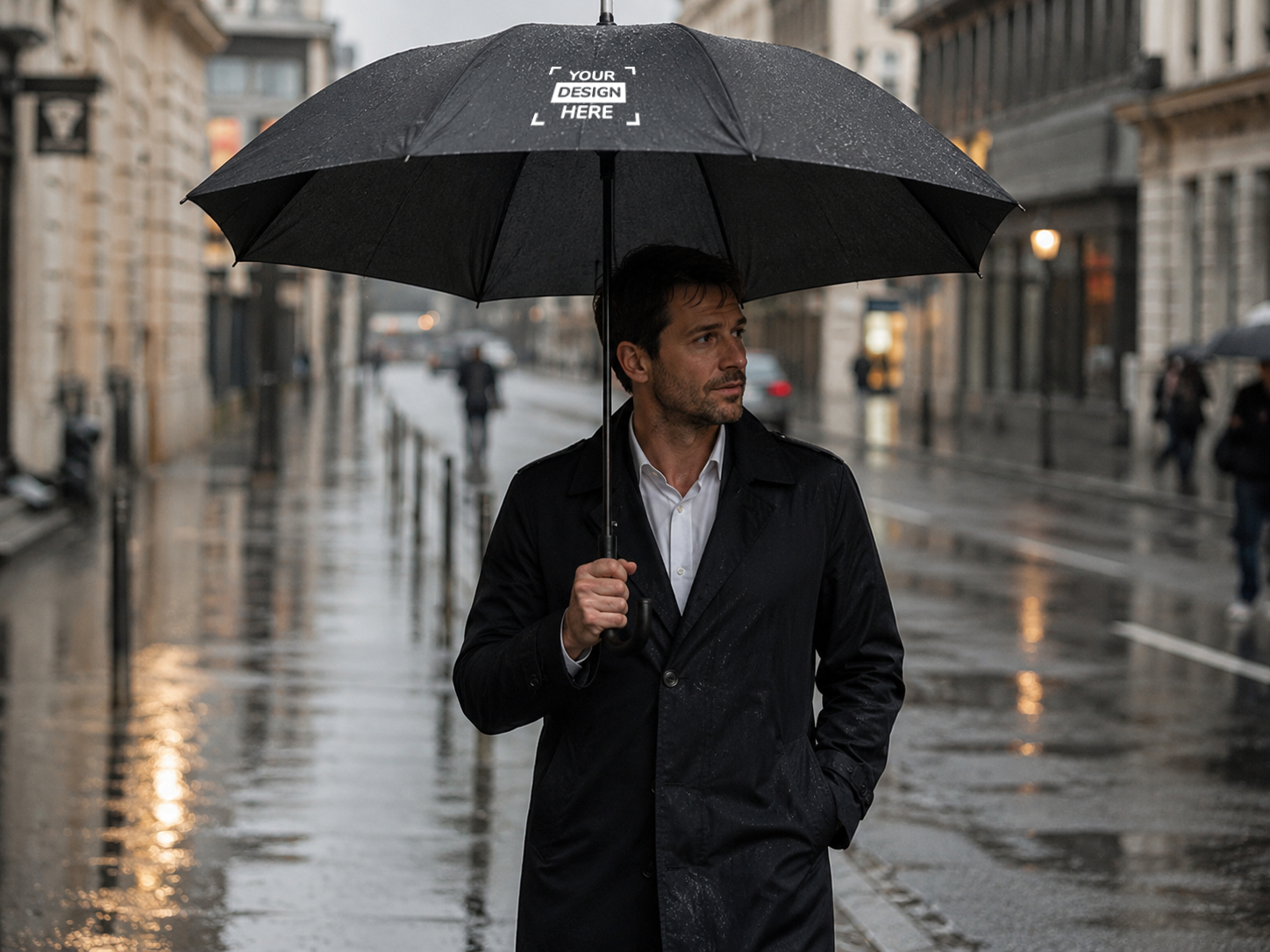 Lifestyle Bild eines Automatik Regenschirms im Regen