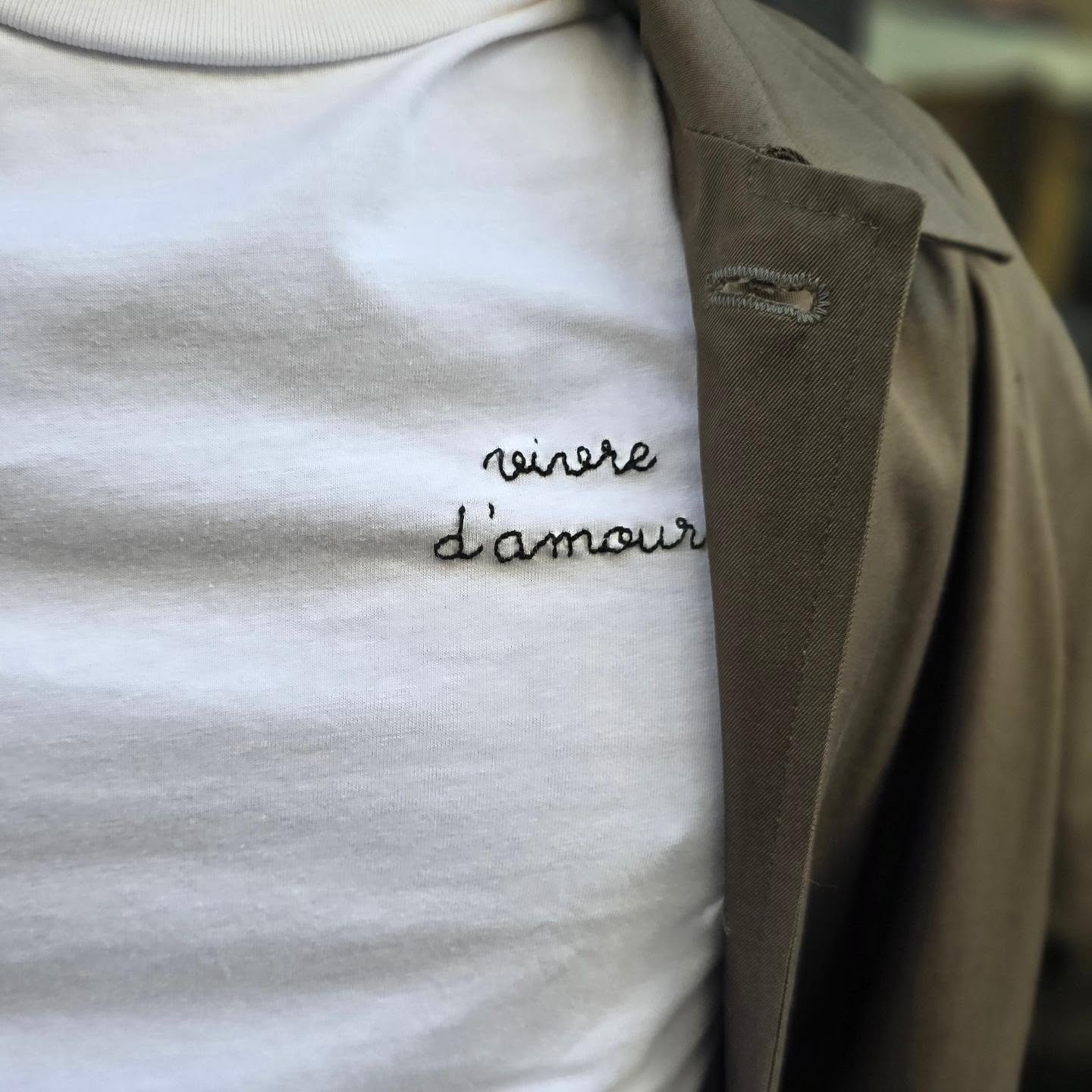 Personnalisation et broderie en direct par Monarque Paris